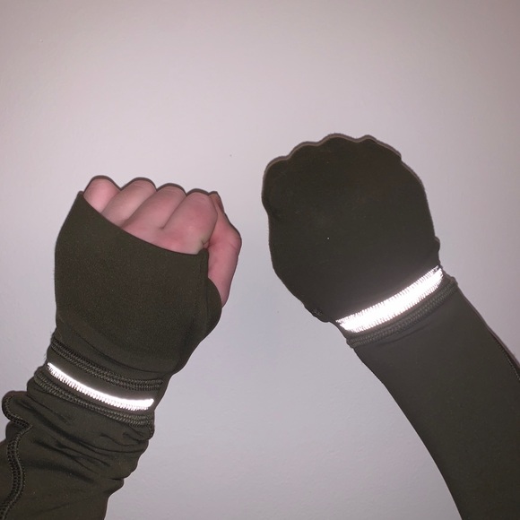 Lulu lemon quarter zip - Picture 2 of 4